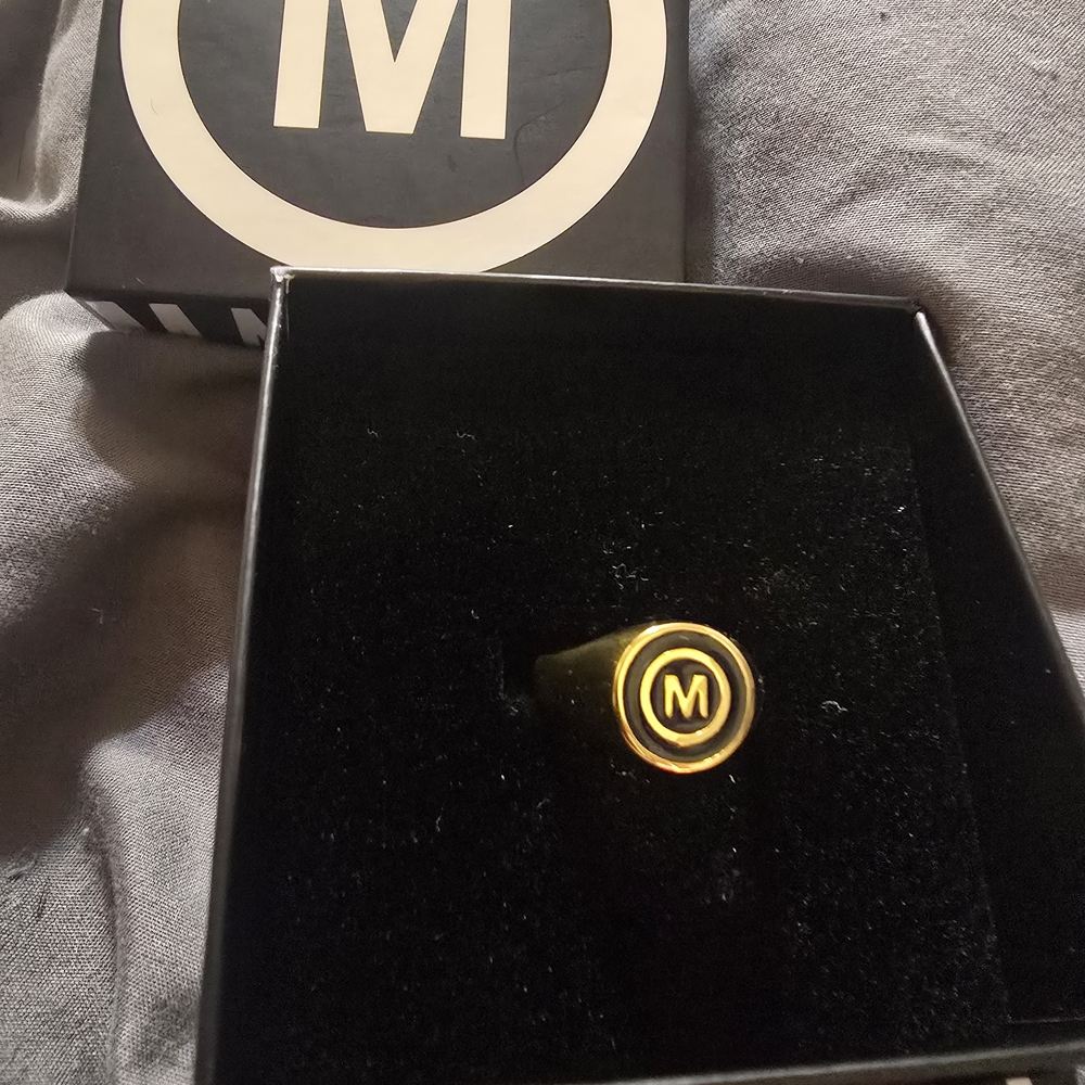 Market Onyx Gold Plated Unisex Ring.